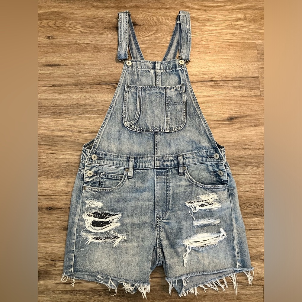 AMERICAN EAGLE Jean Denim  Overalls Shorts. Adjustable. Pockets. Size Small.